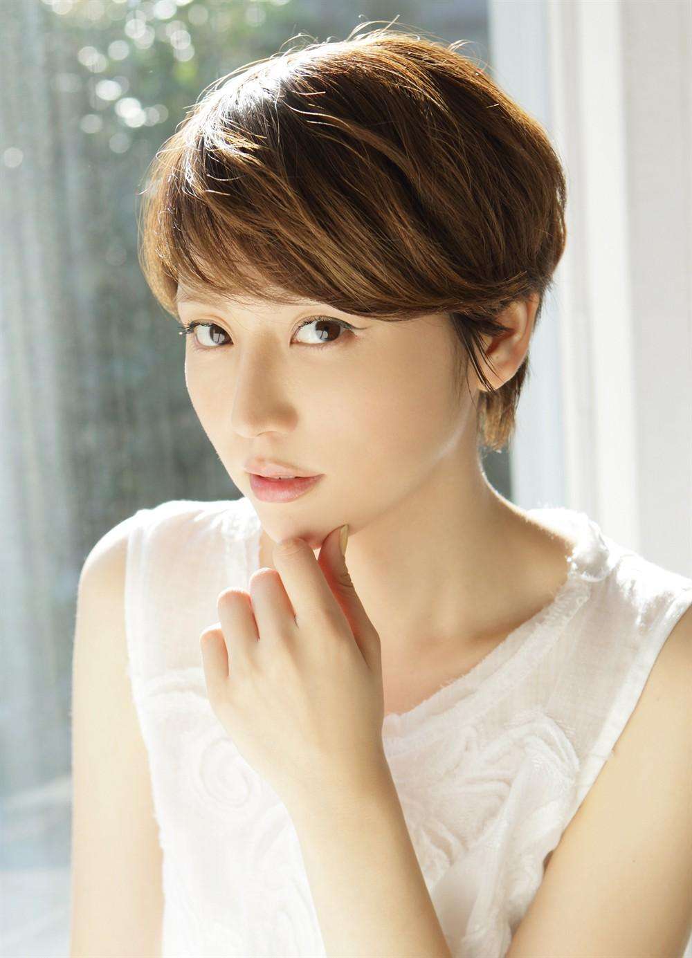  p>双子座(gemini)是指出生日期为5月21日~6月21日,是 a target="