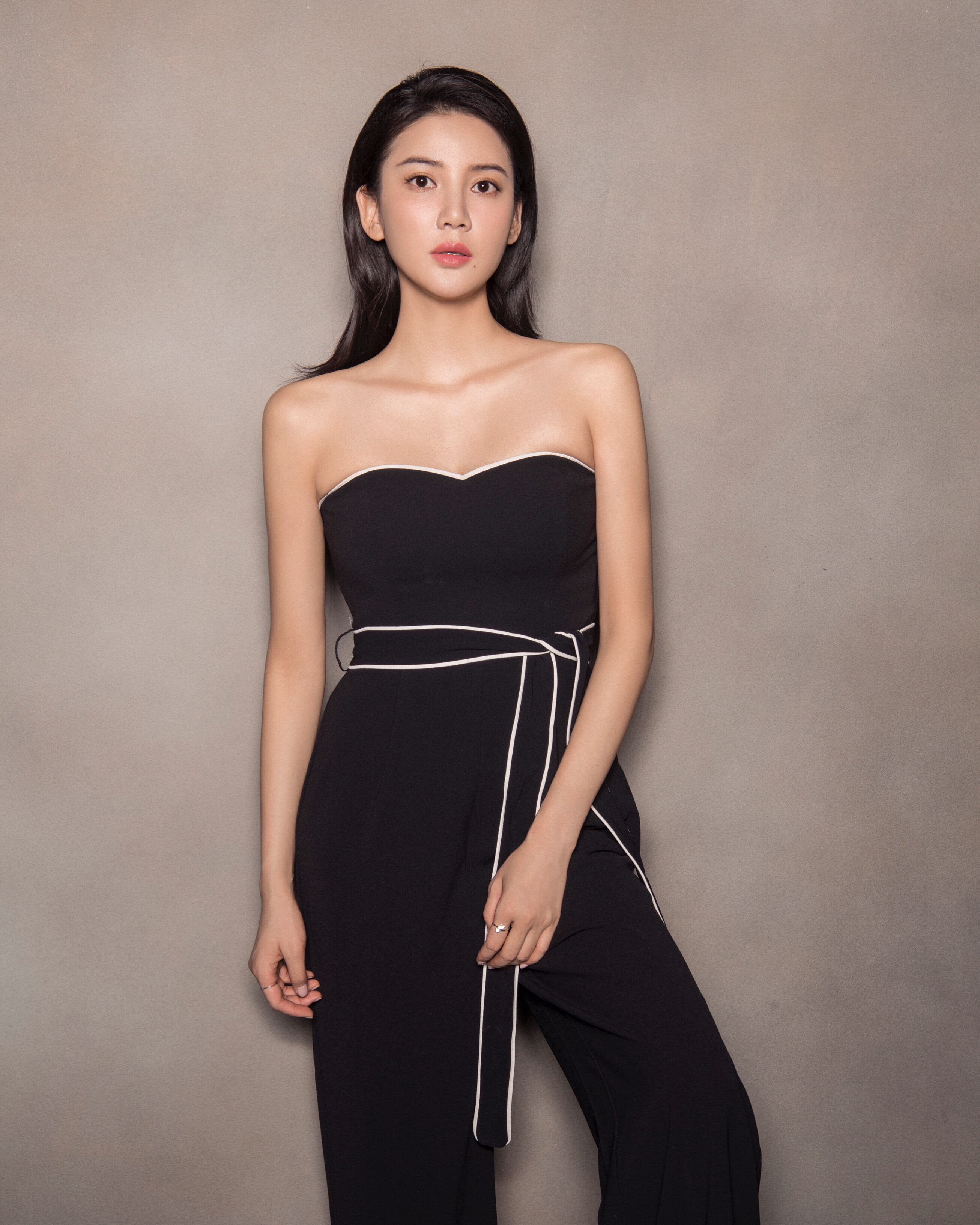  p data-id="gnwir0qm9a">刘凌菱,演员.