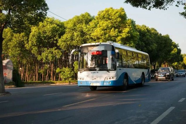 上海公交张江3路是上海市的公交线路,汽车公司是上海浦东新区金高