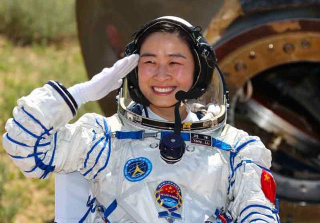 刘洋：中国首位女航天员_百科TA说