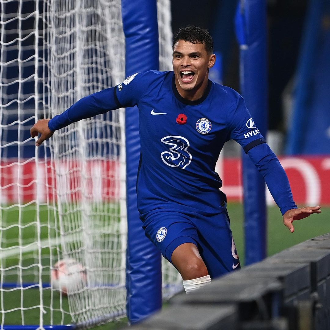  p> b>蒂亚戈·席尔瓦 /b>(thiago silva),全名 b>蒂亚戈·埃米利亚诺