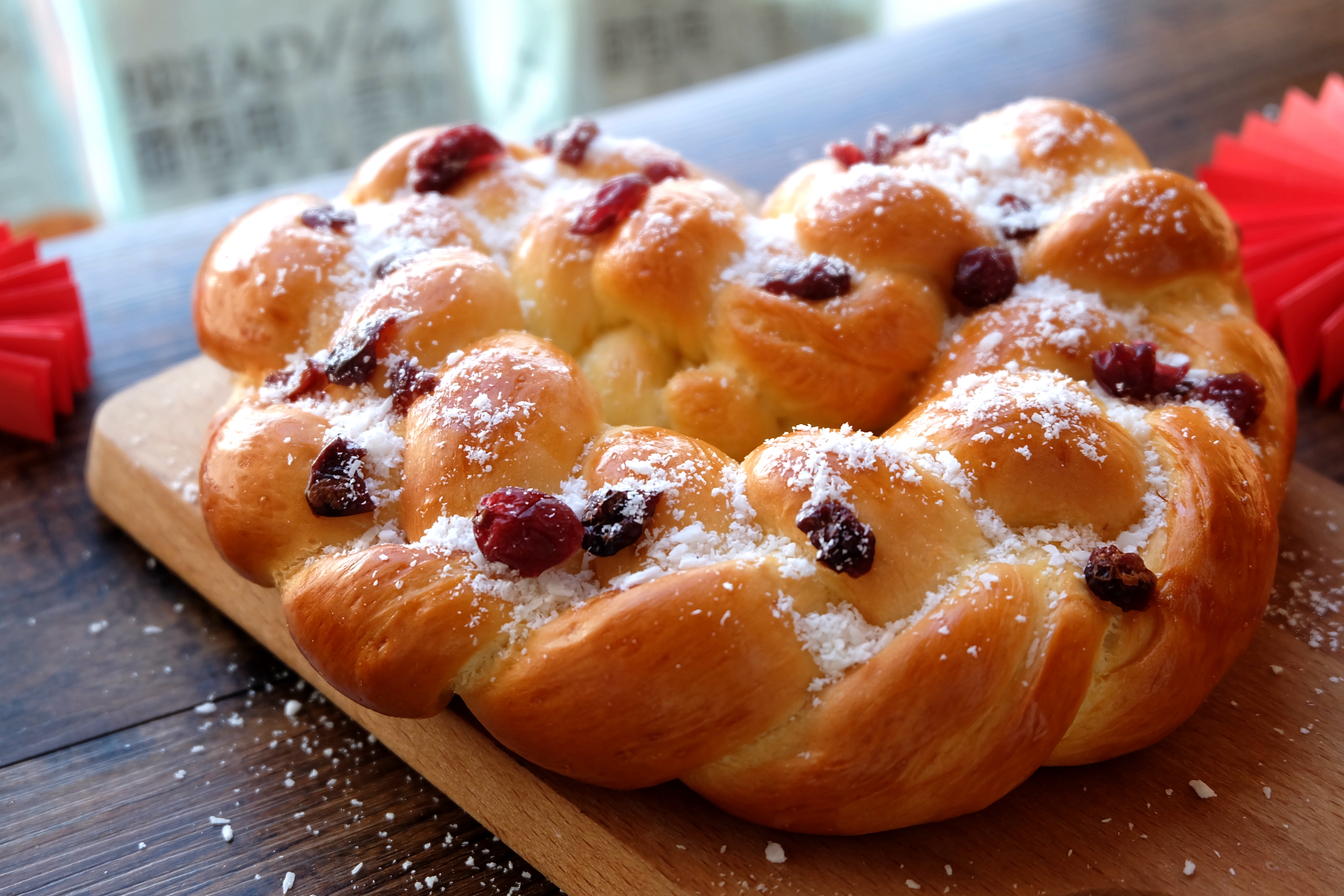  p data-id="gnx1py1pa4">红豆花环面包是一道美食,由高粉等原料制作