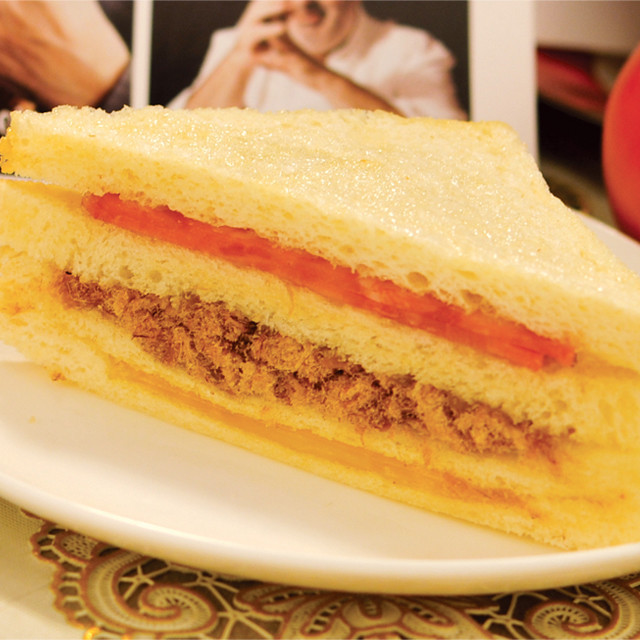  p data-id="gn7izfq2l2">烤肉松三明治,这是一道以吐司,火腿,鸡蛋为