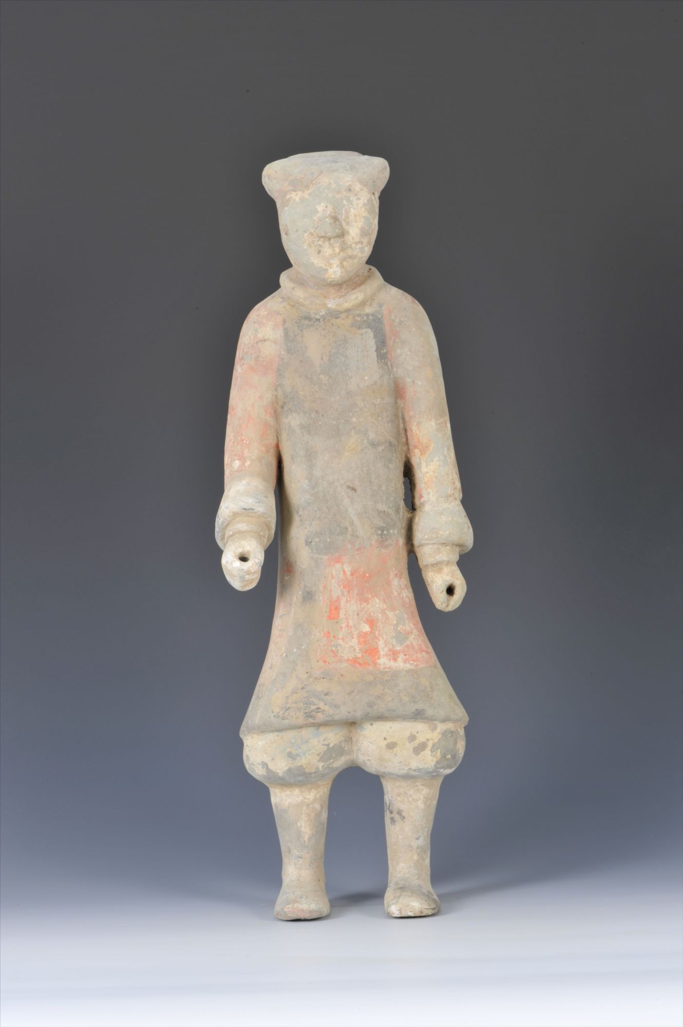 汉代彩绘武士俑