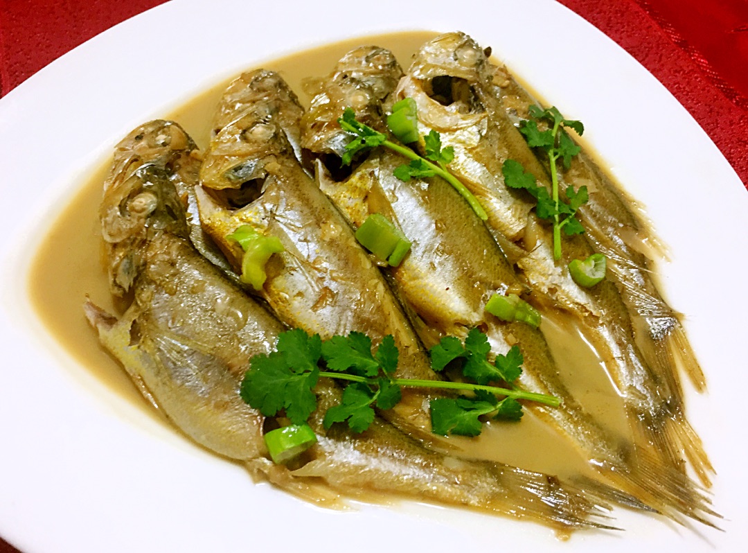  p data-id="gn8t1wvra1">家炖黄鱼,是一道家常菜,制作原料主要有黄鱼