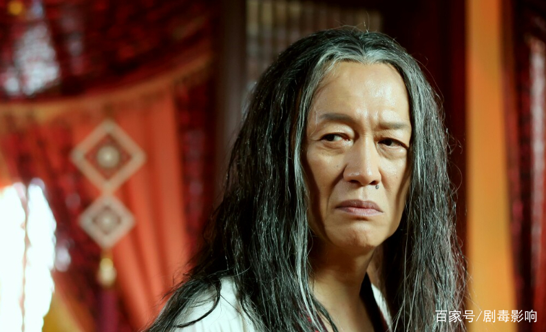 68岁金士杰再演反派，《鬓边》惊喜现身，却因原声台词“翻车”？_百科TA说