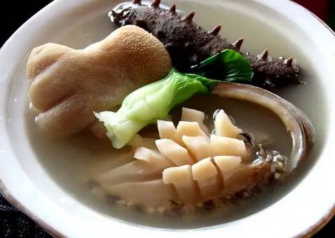  p>海参炖羊肉是一道菜品,主料是海参,羊肉. /p>