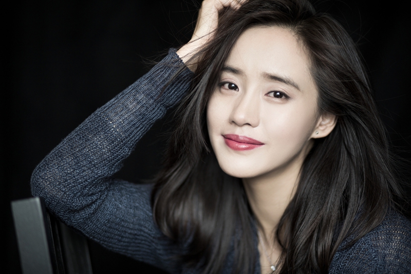  p>王智(原名王紫瑄),1982年7月29日出生于辽宁省鞍山市,中国内地女