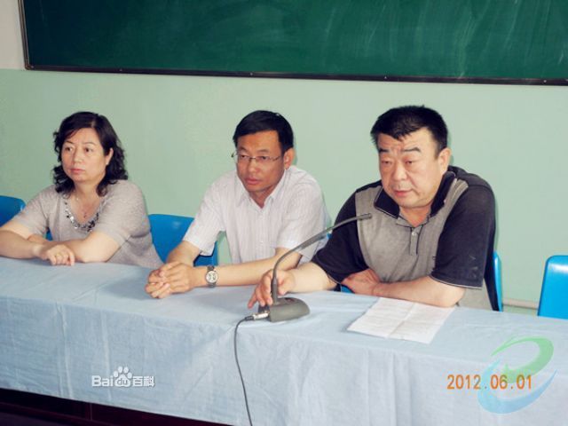 石河子八中位于新疆石河子市北四路159号.现有39个教学班,9个内初班.