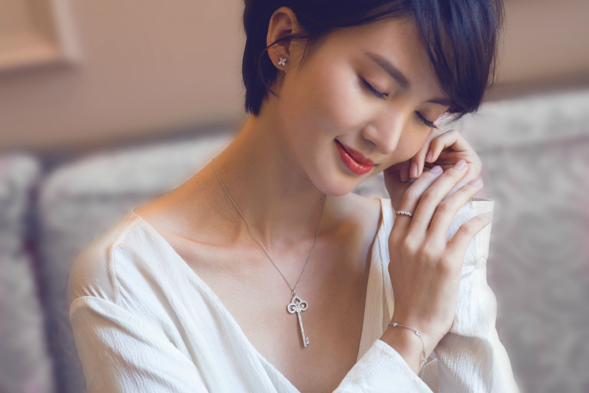 毕业于北京舞蹈学院民族舞专业,中国内地影视女演员,模特