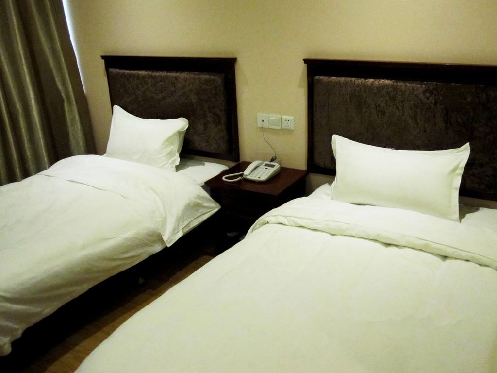  p data-id="gnhf2drp4e">西宁宾馆建于1955年,是青海省成立最早一家