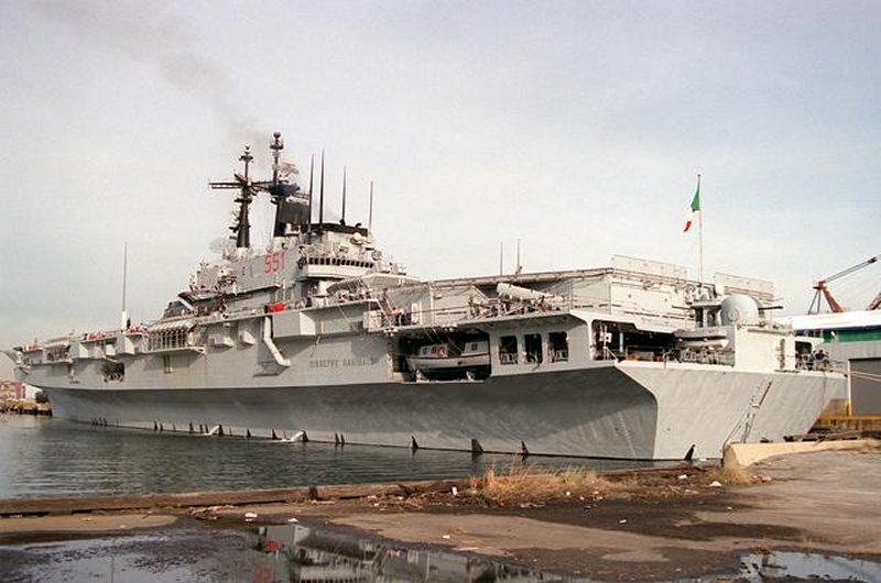 意大利加里波第号航空母舰