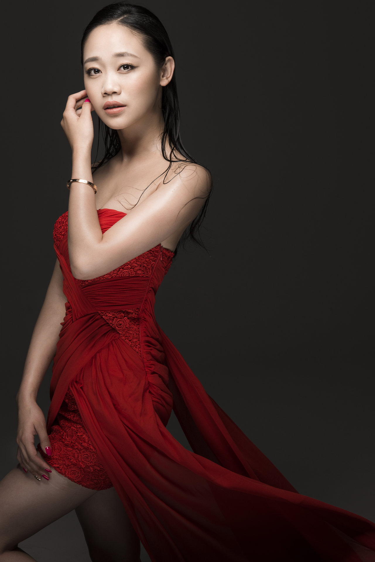  p>沈佳凝(danae),1995年3月10日出生于哈尔滨,中国女演员.