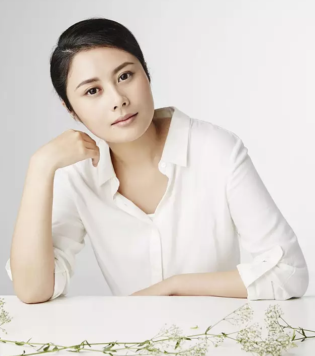  p data-id="gnasvblskw">李洋,曾任中国网出镜记者,新华网主持人