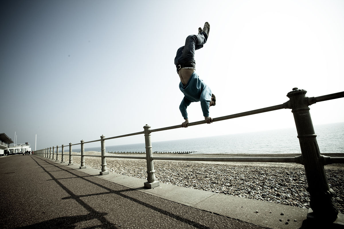  p>跑酷( a target="_blank" href="/item/parkour">parkour /a>)是时