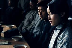  p>《关中枪声》改编自作家 a href="#" data-lemmaid="9537361">樟叶