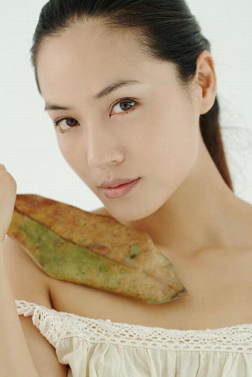  p data-id="go05bzjwcu">梁馨,1982年8月3日出生于中国江苏省,毕业于