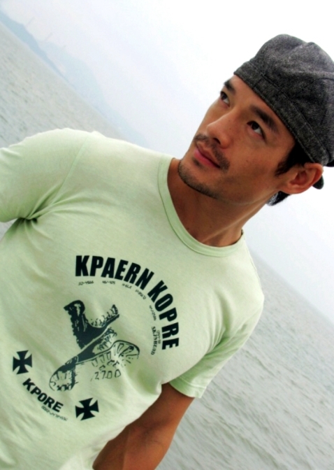  p>张政勇,1976年11月13日出生,祖籍广东,中国内地男演员,毕业于中央