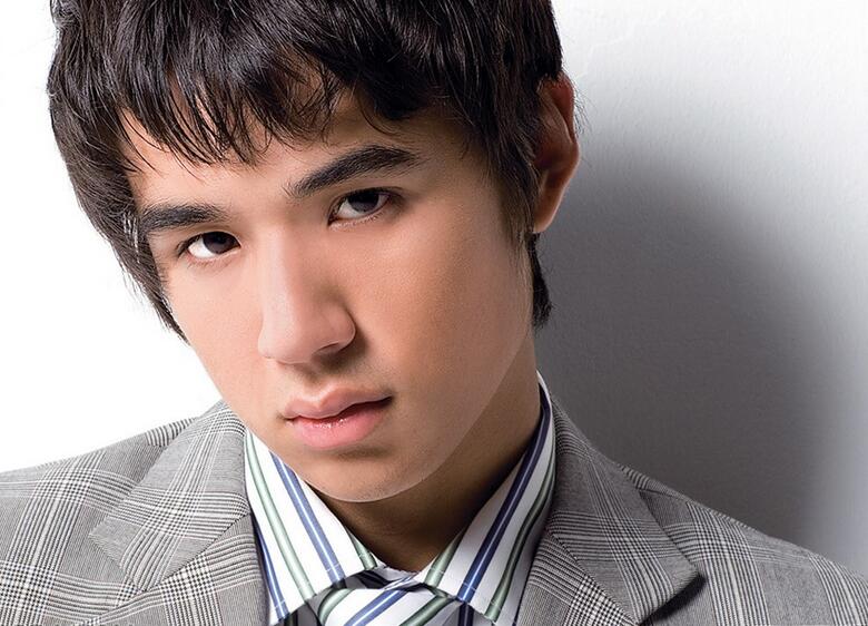  p>查亚鹏·普帕特(new),1990年2月27日出生于泰国曼谷,泰国男演员