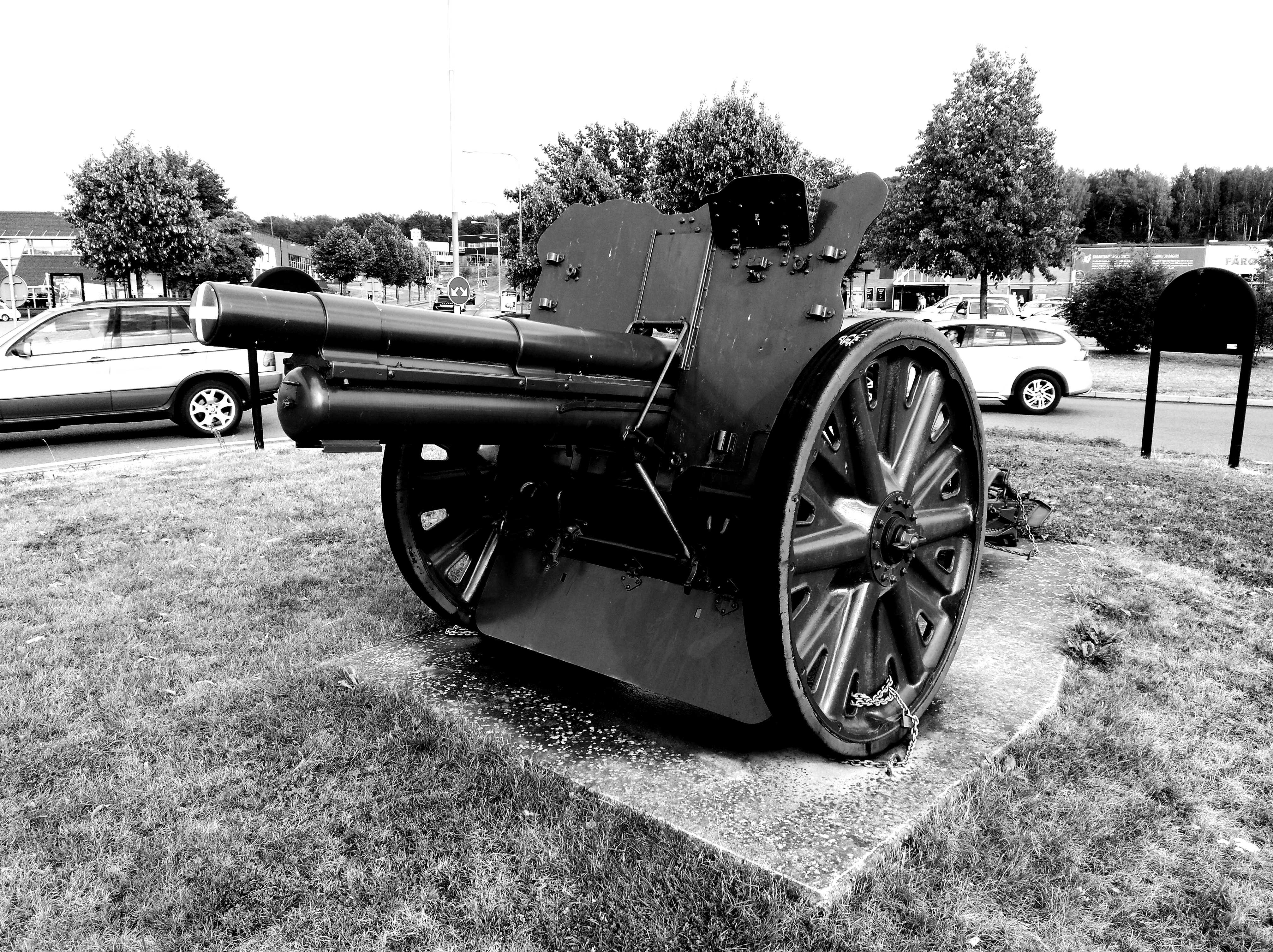 博福斯公司和taga航空,satt等公司合并成诺贝尔工业集团,产品涉及火炮