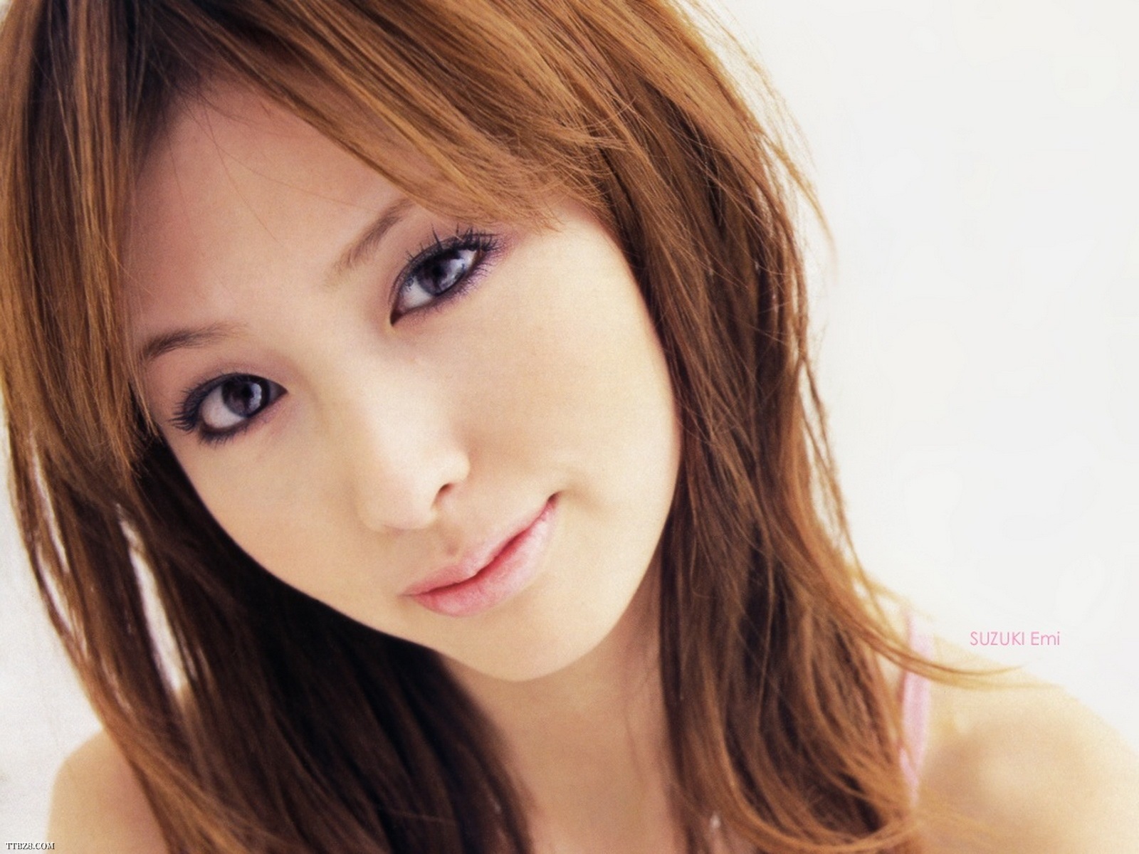  p>铃木惠美,原名吴子靓,1985年出生于中国上海,日籍华裔模特,演员