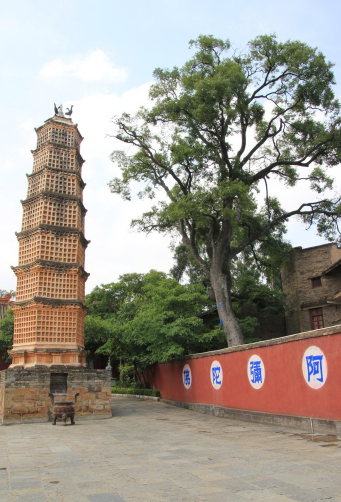 陆良大觉寺千佛塔