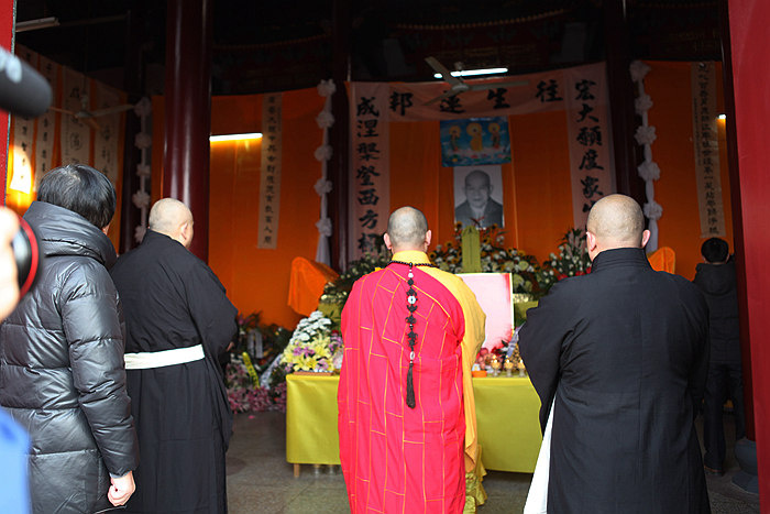  p>宏成法师生于1910年,俗名杨宏春,安徽无为人.