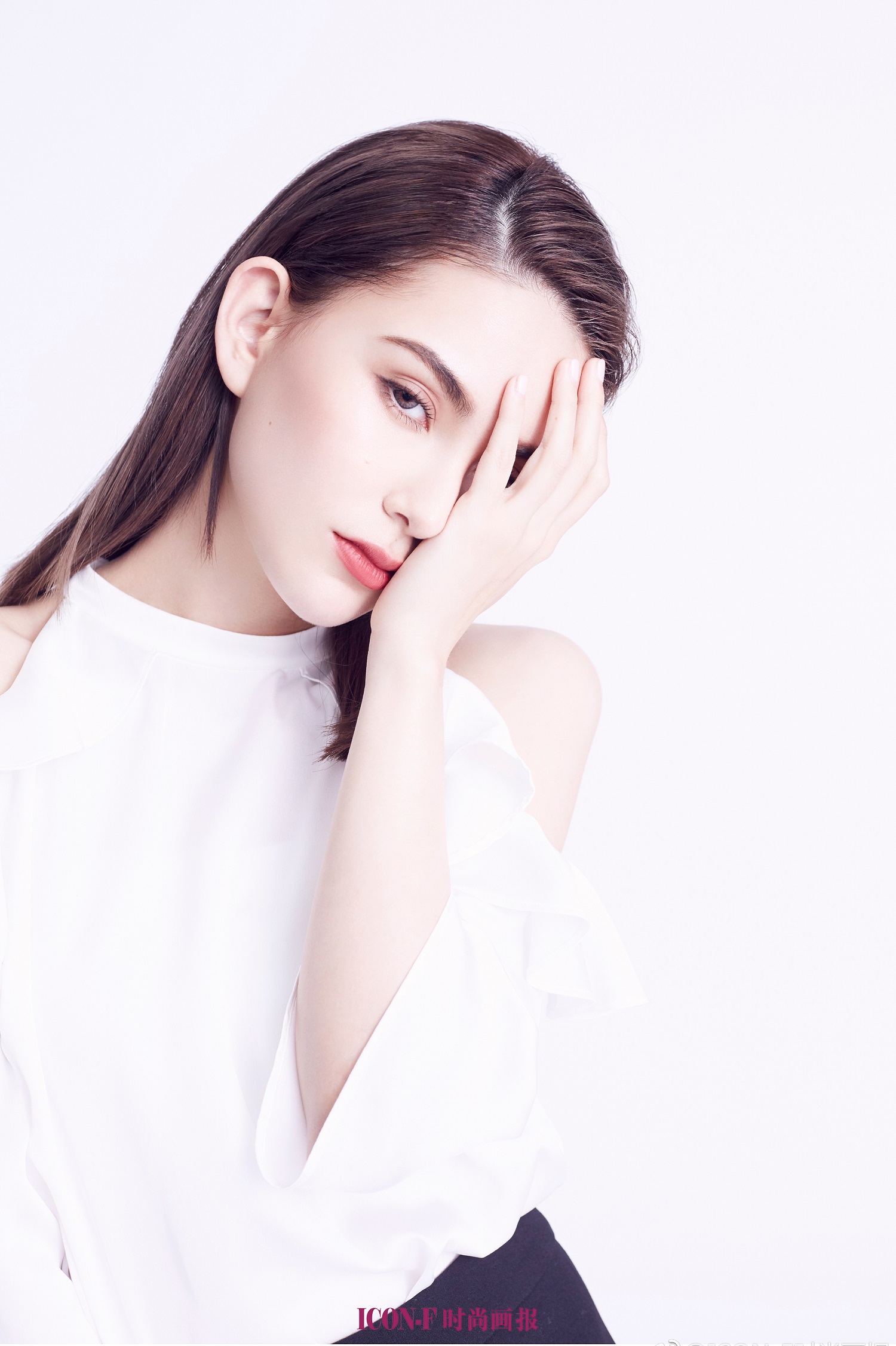  p>昆凌(hannah quinlivan),本名武谊蓁,1993年8月12日出生于中国台湾