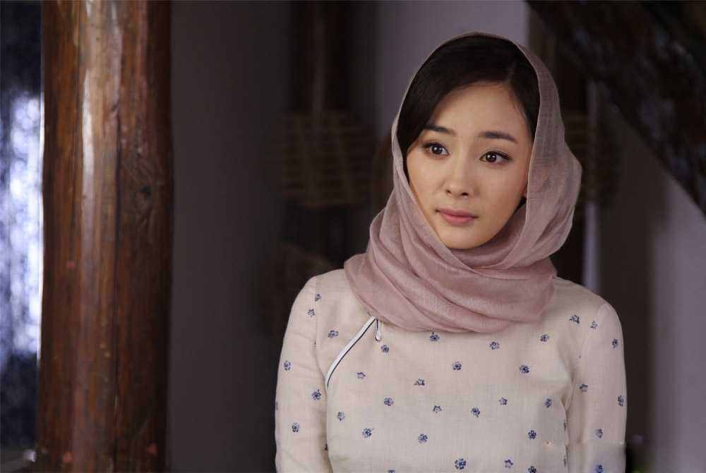 女,电视剧《如意》中的女主角,由著名演员杨幂饰演,谭家真正的大小姐