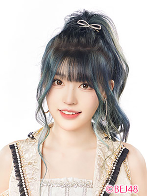 2000年5月20日出生于山东省,中国内地女歌手,女子偶像团体 a target="