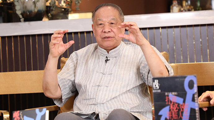 刘心武《邮轮碎片》：447个碎片拼成的长篇小说_百科TA说