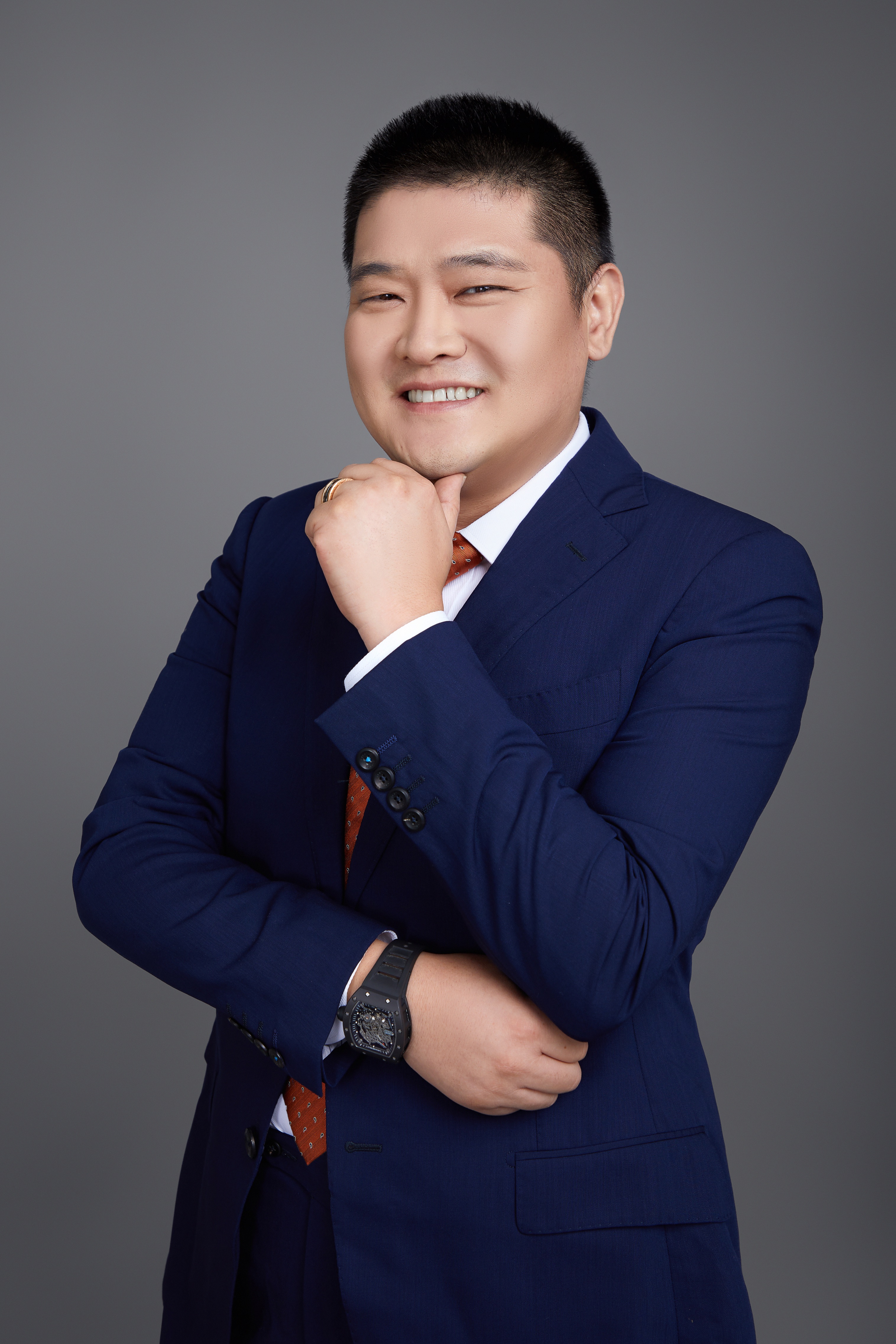  p data-id="gnb143bdyj">张伯辉,华瑞影业,华