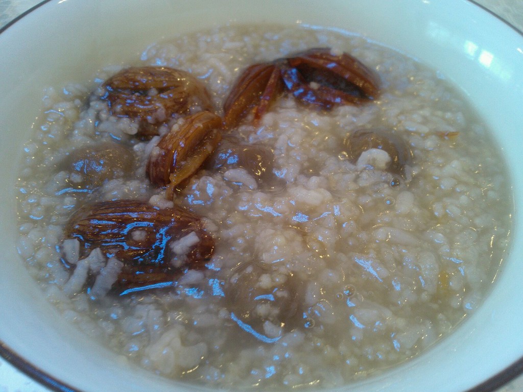 蜜枣桂圆粥