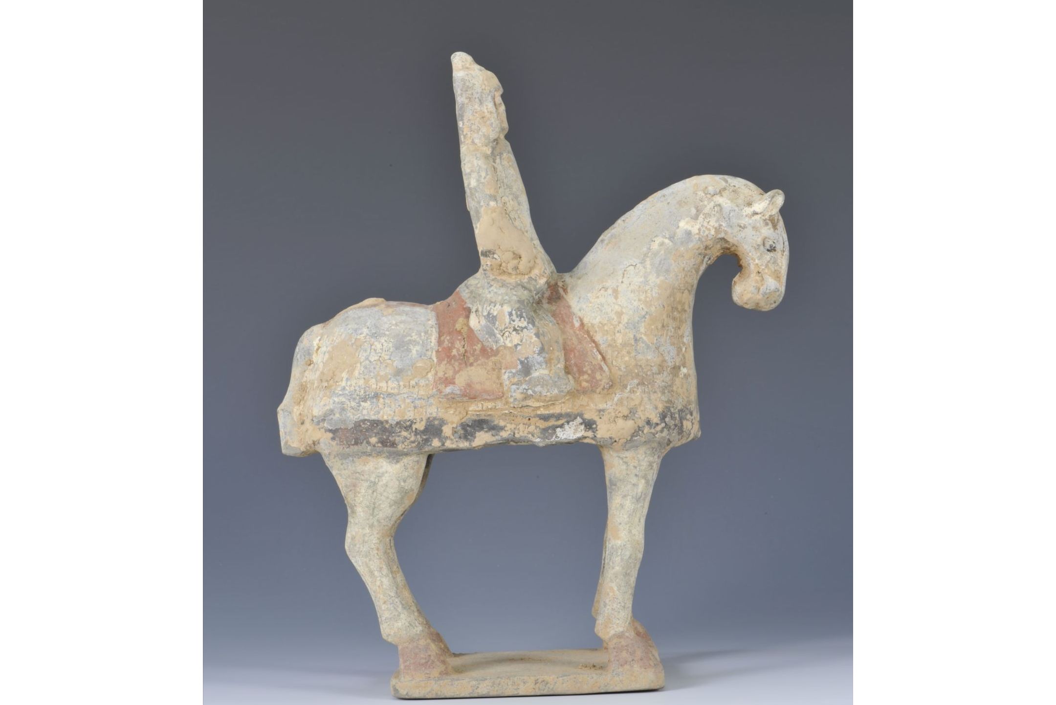 北齐彩绘陶骑马俑