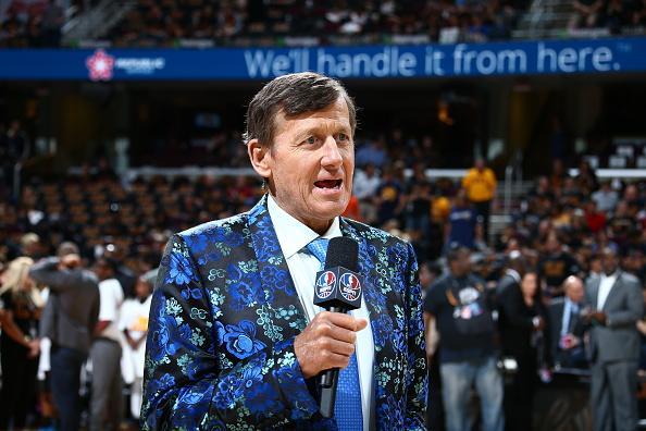  p data-id="gnb8lt6kt8">克雷格·赛格,著名nba场边记者.