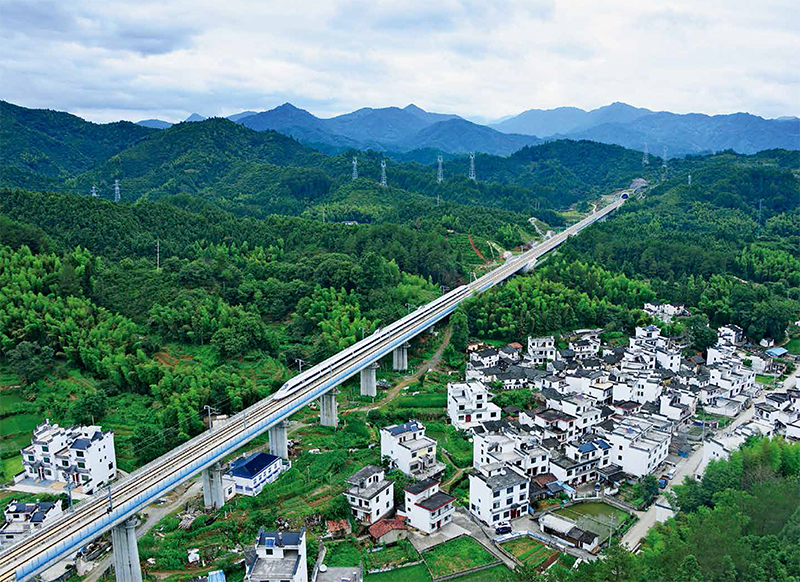  p>合福高速铁路(hefei-fuzhou high-speed railway),简称合福高铁,又