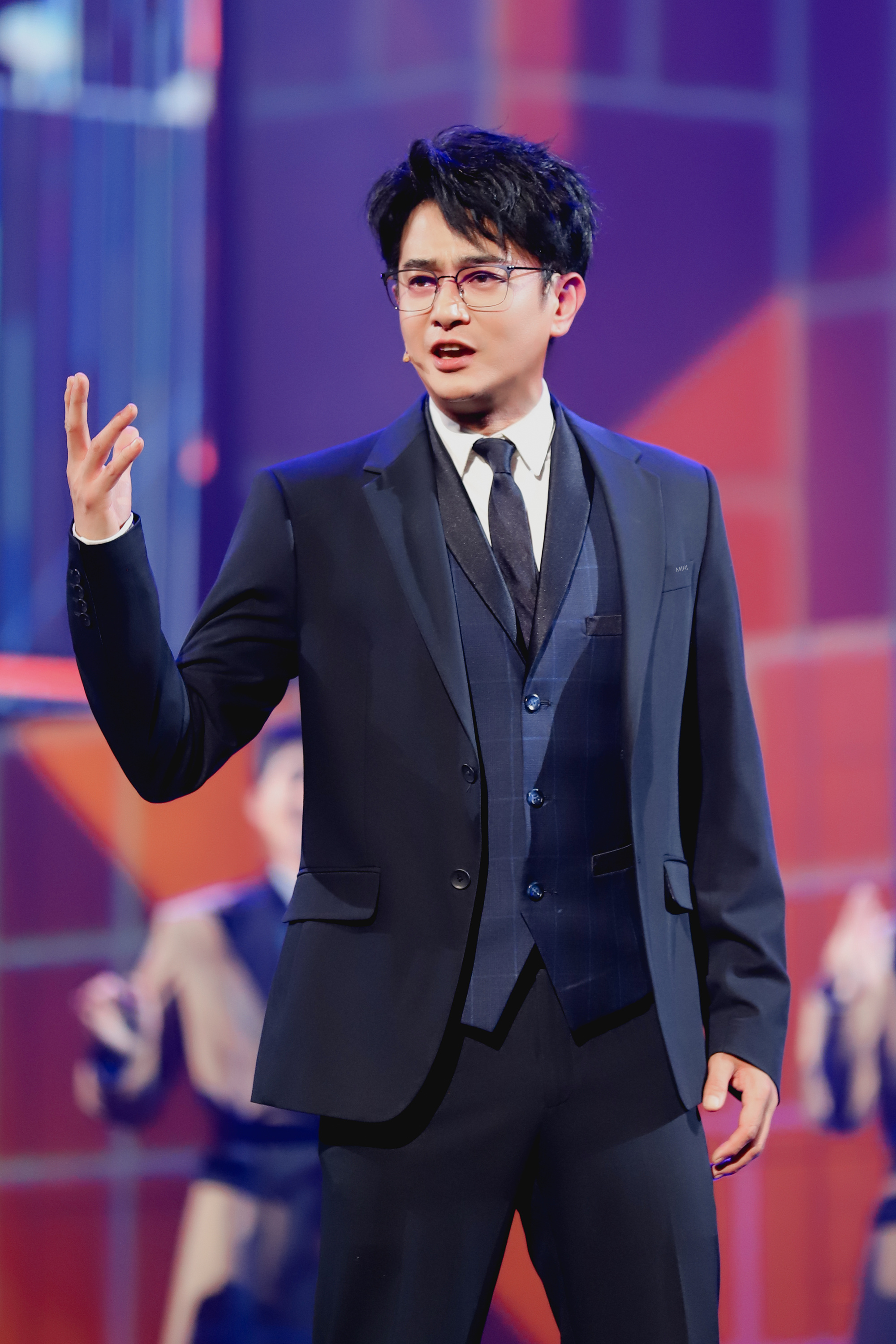  p data-id="gnbvn7kyj6">刘岩,出生于吉林省吉林市,中国音乐剧男演员