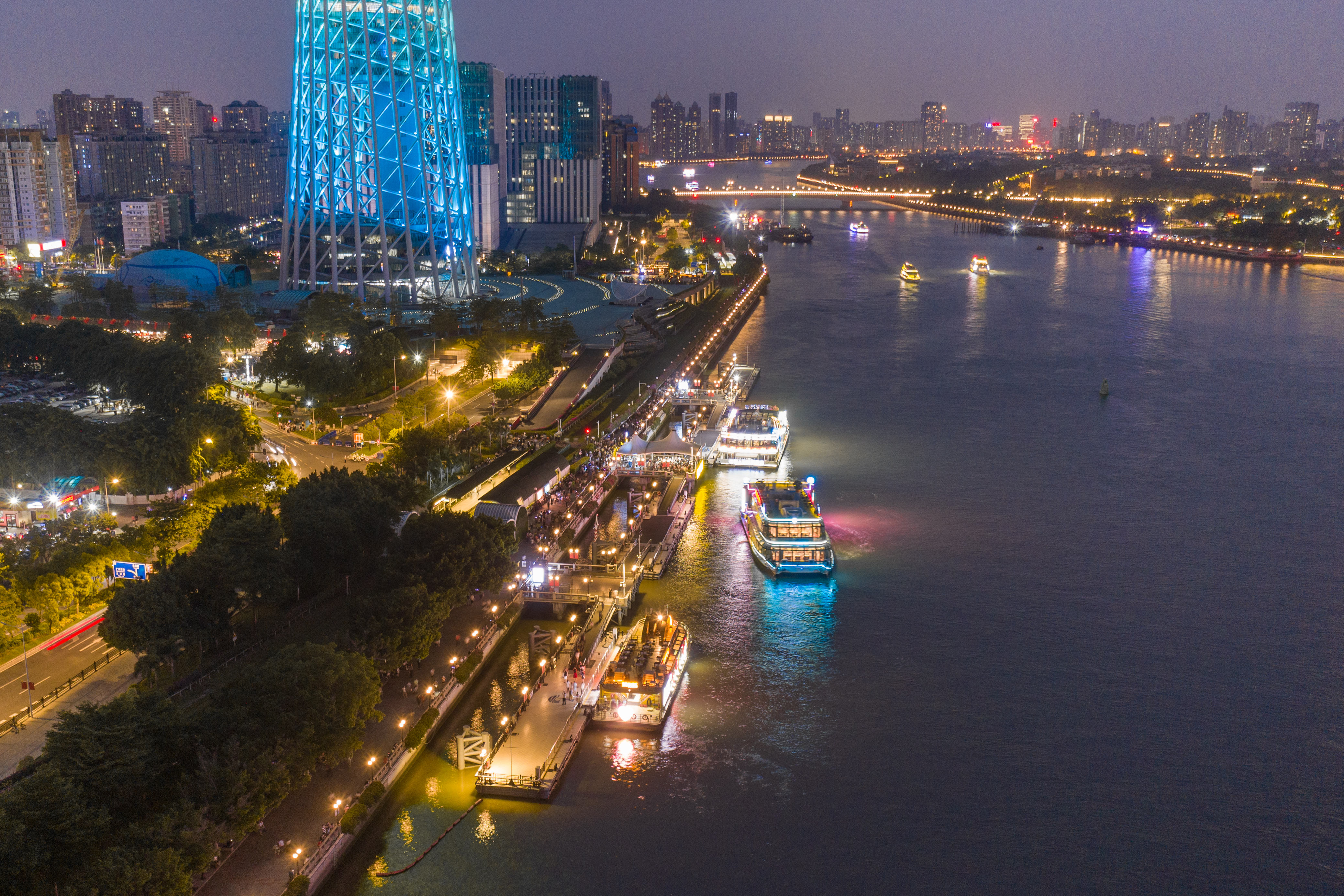 夜游珠江