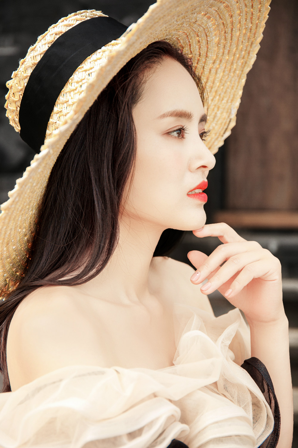  p>冯海煜,原名星琳,7月15日出生于山东省菏泽市,中国内地影视女演员