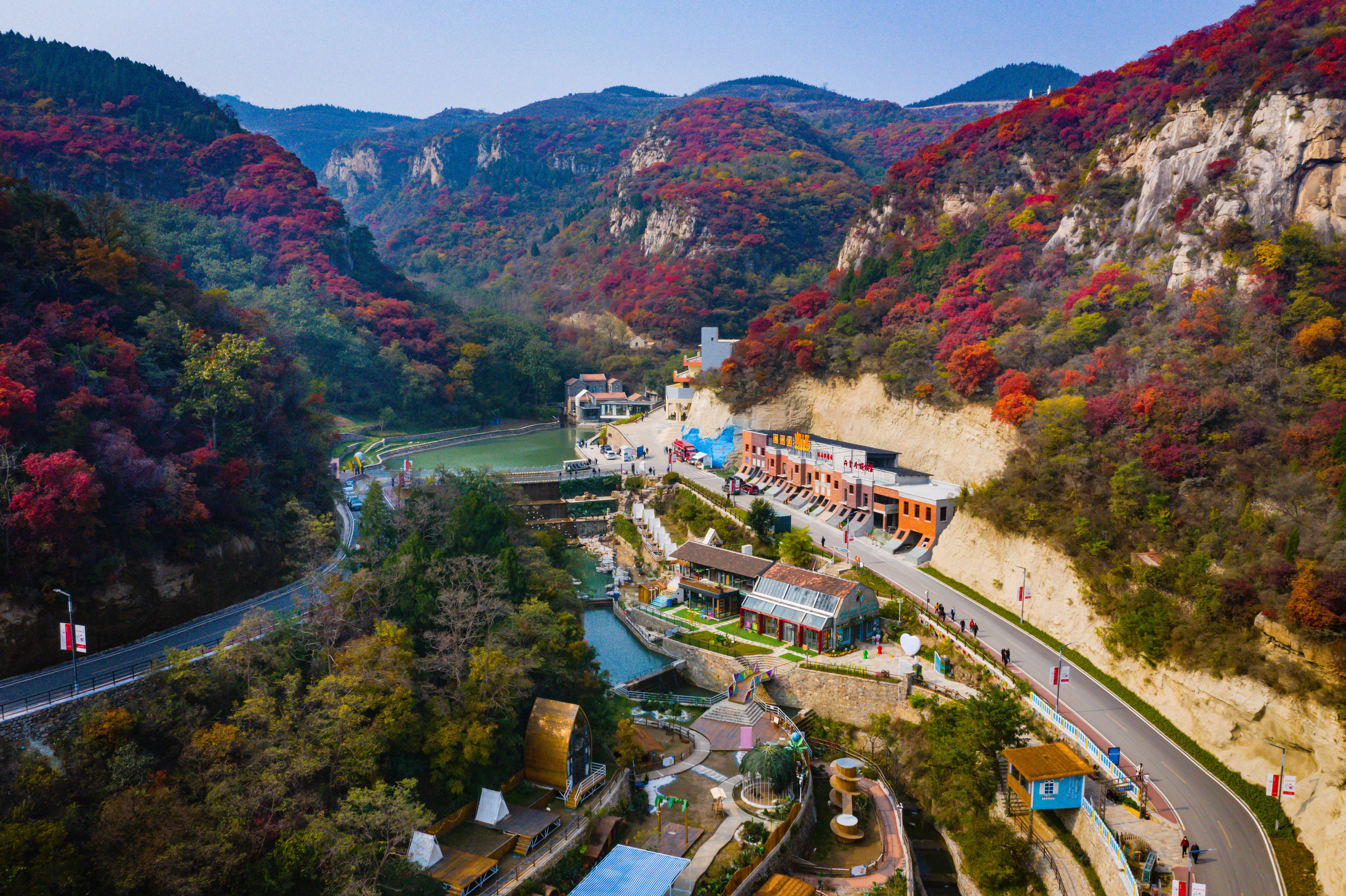淄博红叶柿岩旅游区