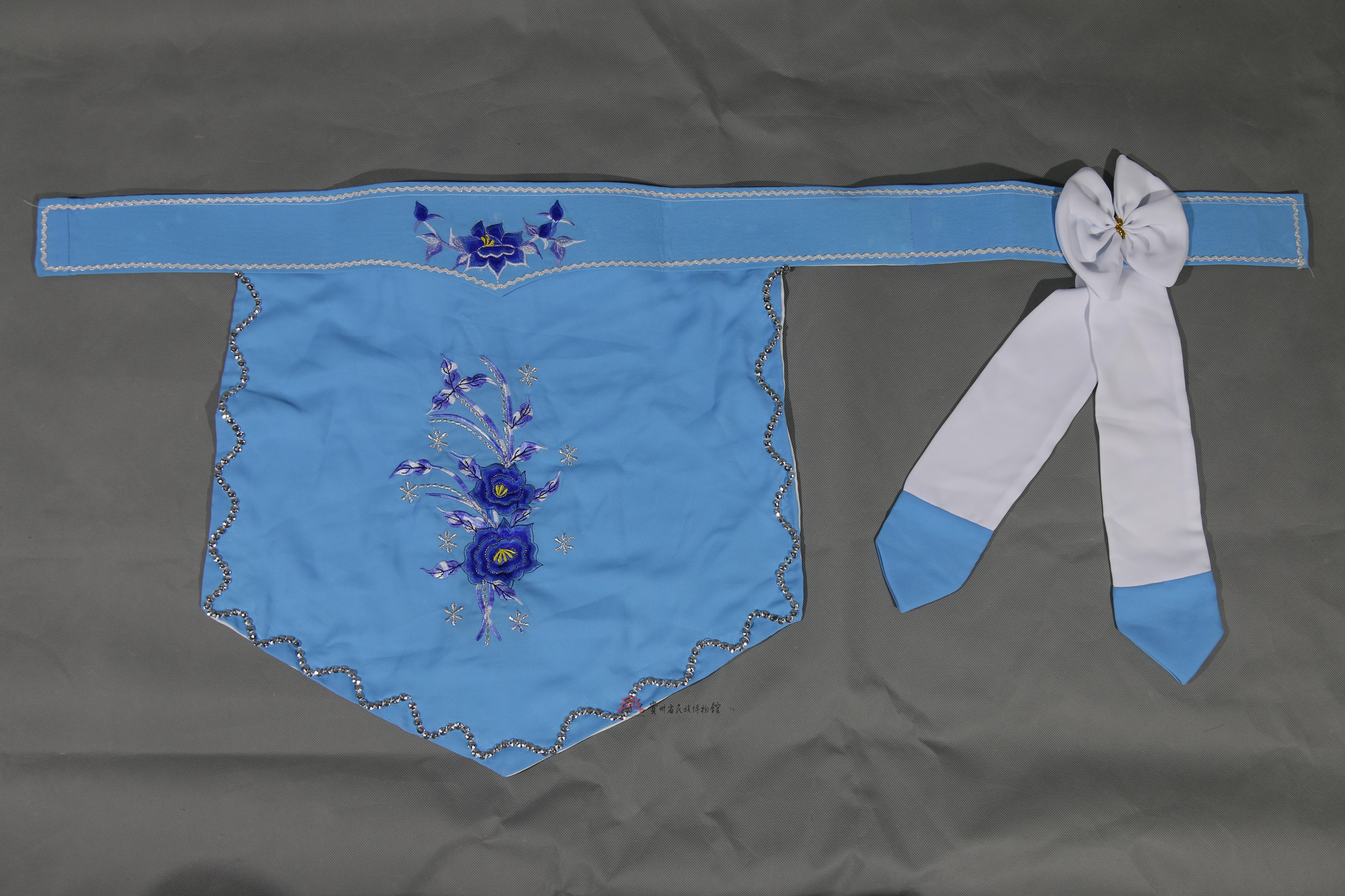 当代水城白族绿色机绣花纹围腰