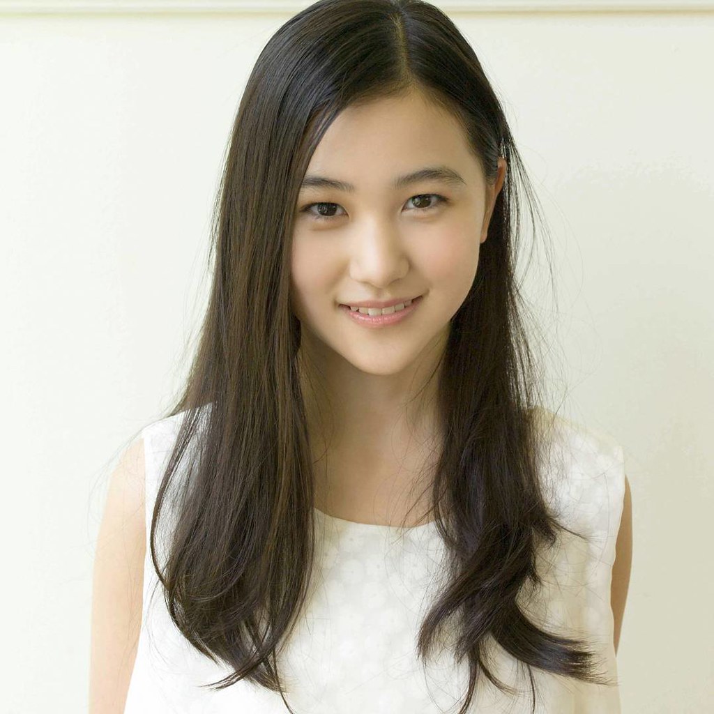 山口麻友