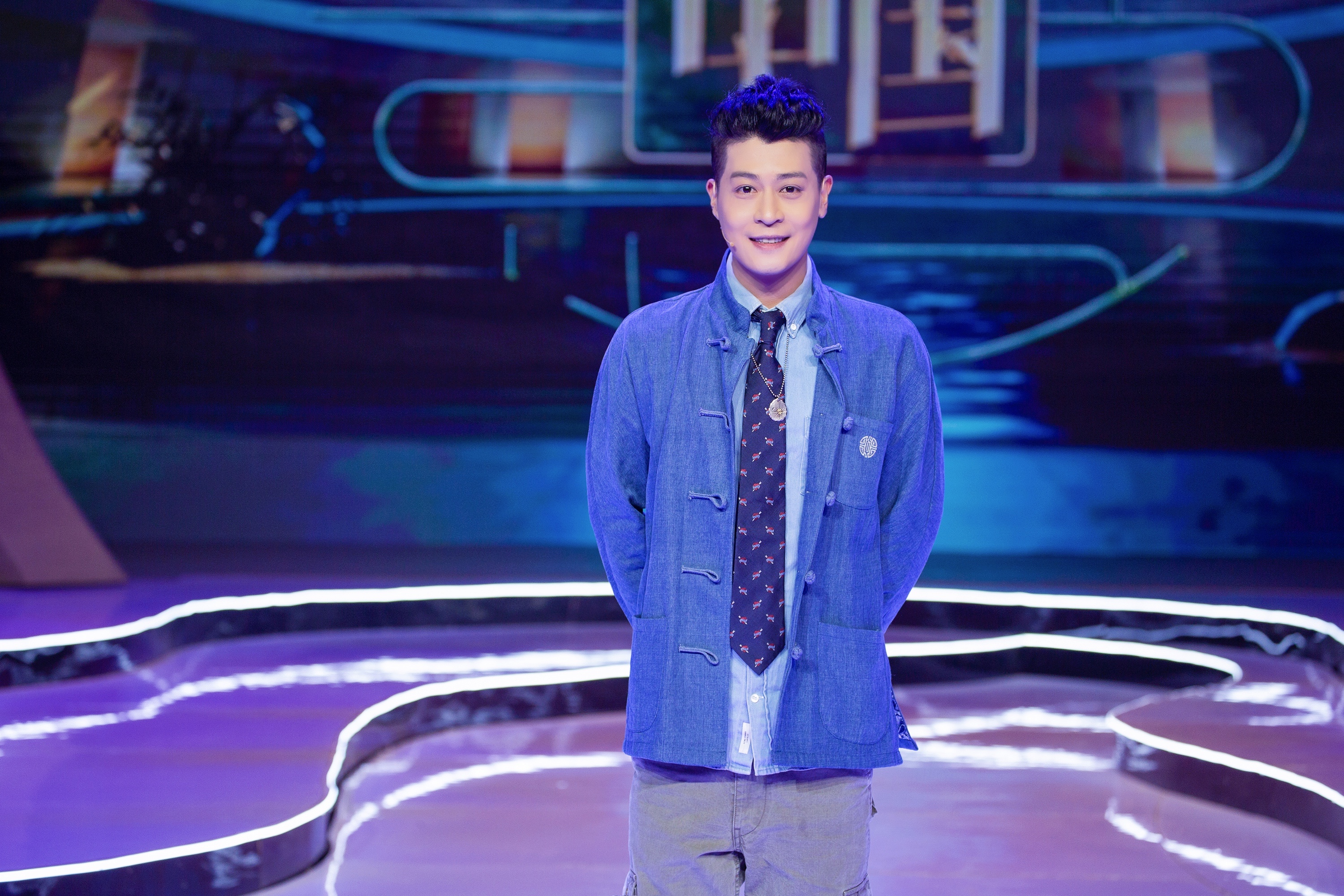  p>张朋,1986年6月27日出生于河北石家庄,中国大陆男演员,主持人,毕业
