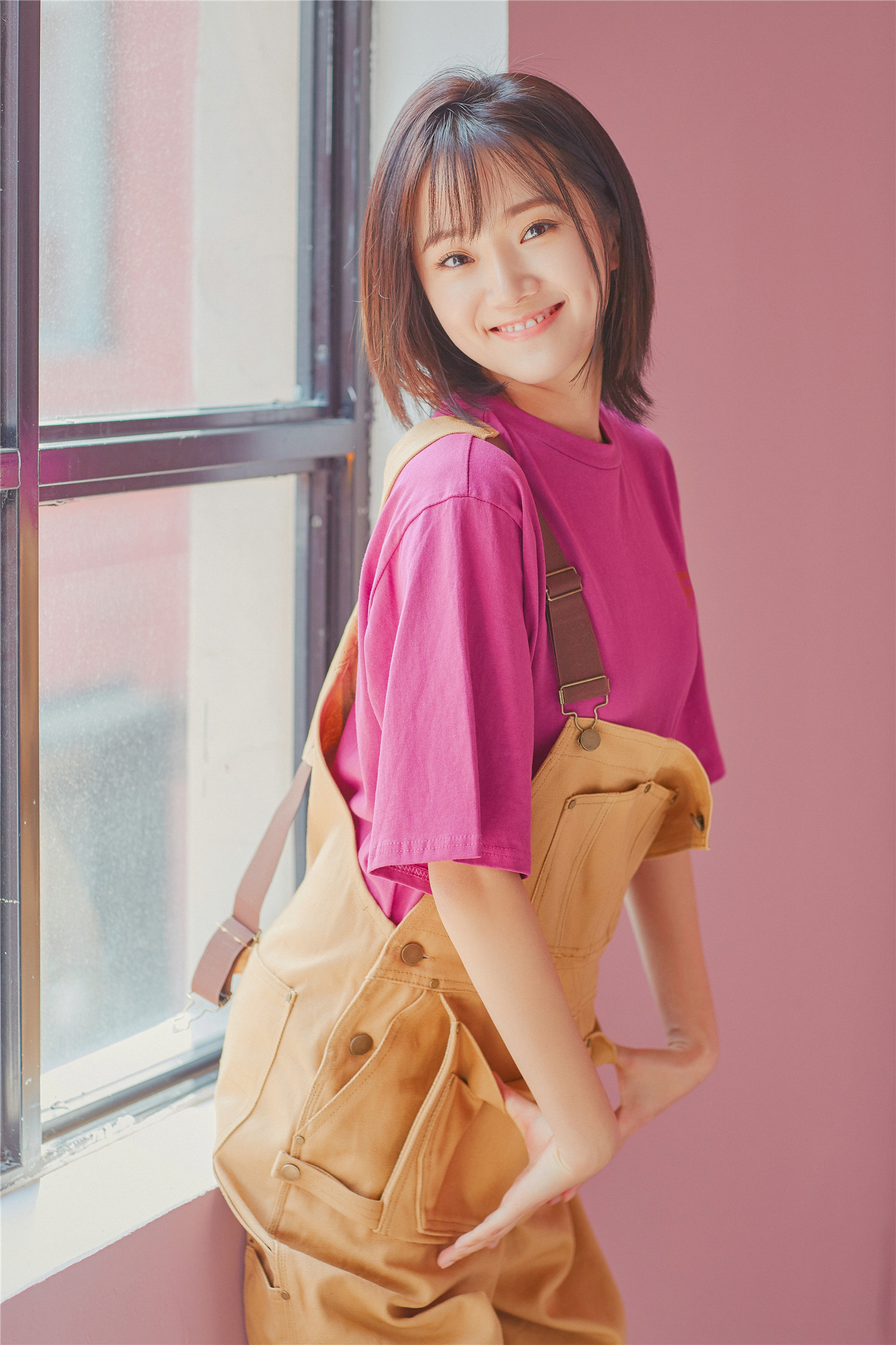  p data-id="gnbuytox44">赵菁,中国内地女演员.