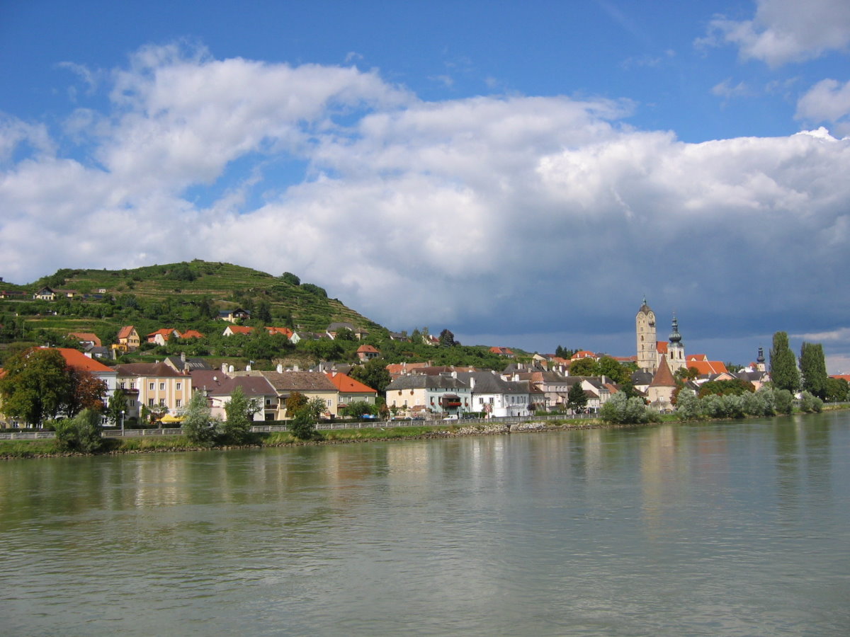  p>多瑙河(danube),是欧洲第二长河,在欧洲河流中长度仅次于 a target