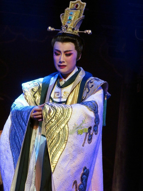  p>张宇峰,1983年8月8日出生于上海,越剧小生.