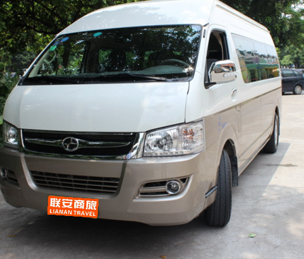 也有小型的面包车,小轿车等.