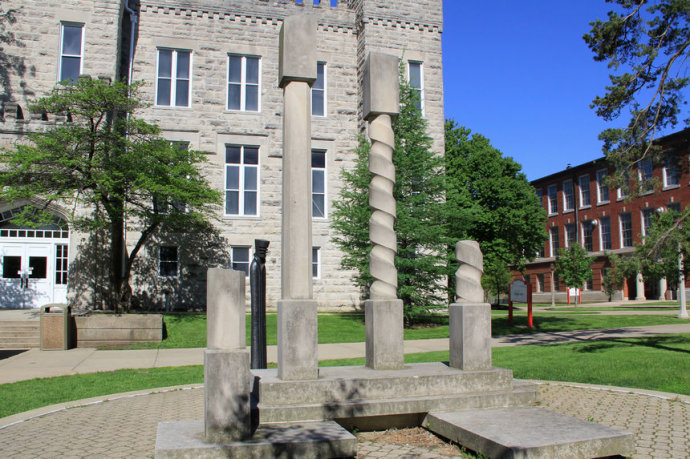  p>伊利诺伊州立大学(illinois state university,简称isu)是一所著名