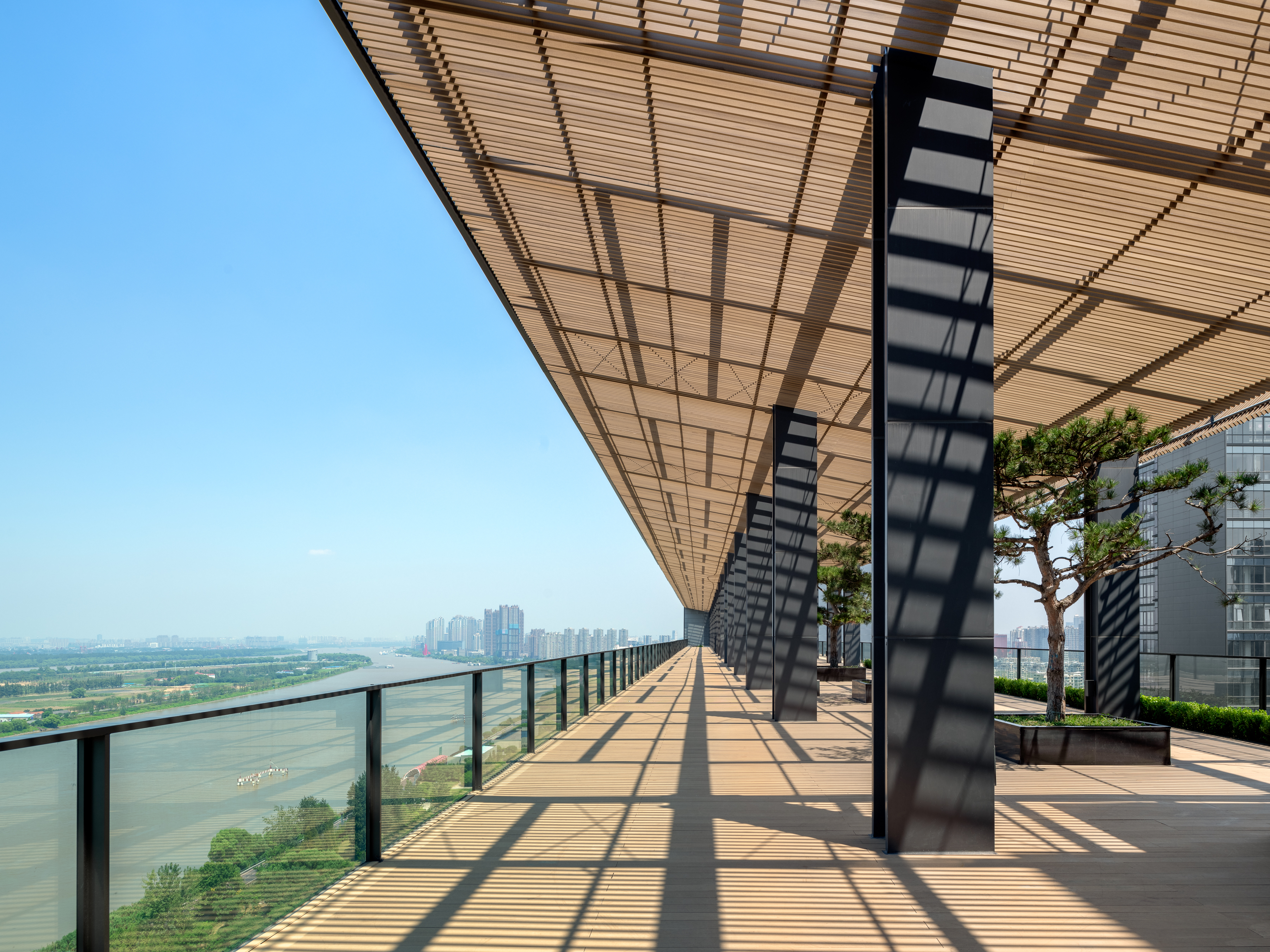  p>南京涵碧楼,是由乡林集团在南京打造的一座集文创酒店,写字楼与