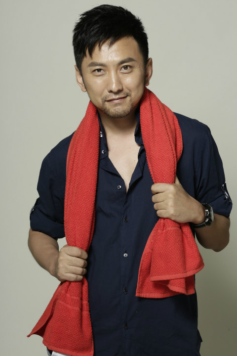  p data-id="gnwkd4vxeg">李华,男,青年演员,毕业于中央戏剧学院2001